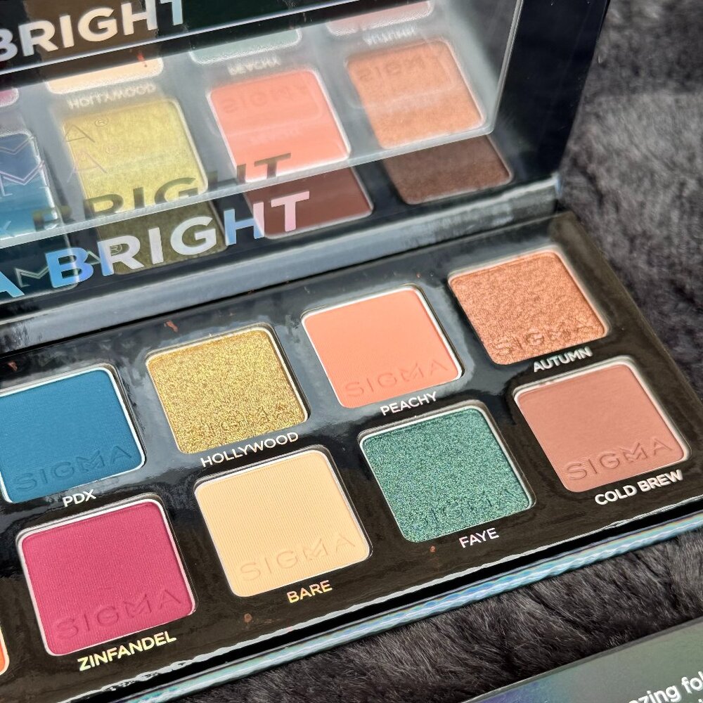 BRAND NEW! 2 Sigma Eyeshadow Palettes - Sigma x Angela Bright and Sigma Blueber - Picture 6 of 8